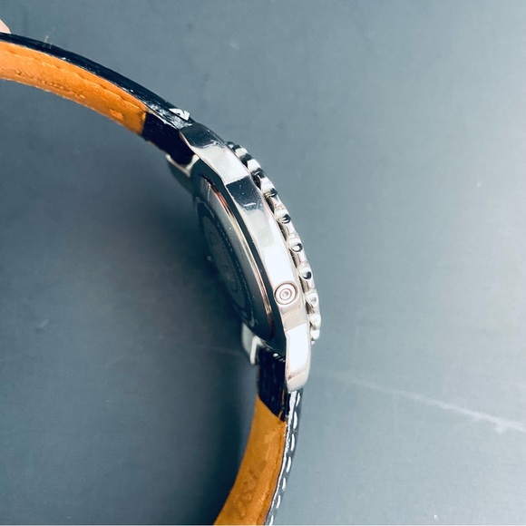 ESQ (MOVADO) SWISS QUARTZ SUBMERSIBLE WATCH - Picture 9 of 10